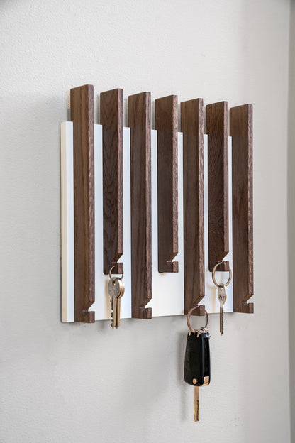Schlüsselbrett aus Eiche in Nussbaumfarbe, modernes Design für den Eingangsbereich, ohne Ablageflächen