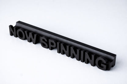 Schallplattenständer „Now spinning“