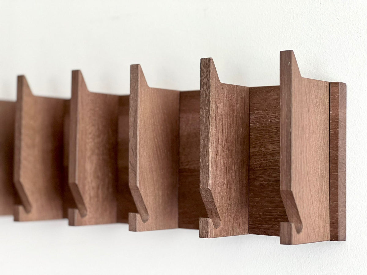 Entrance hall item rack