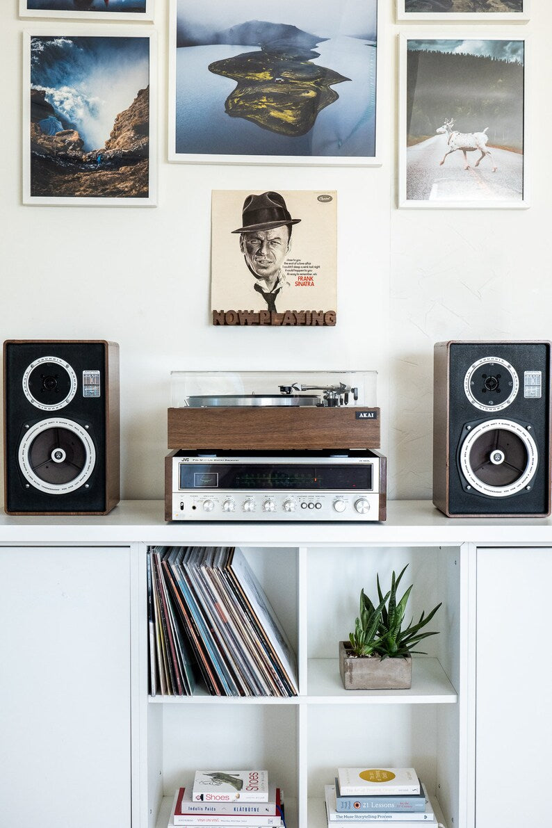 Schallplatten-Aufsteller „Jetzt läuft“