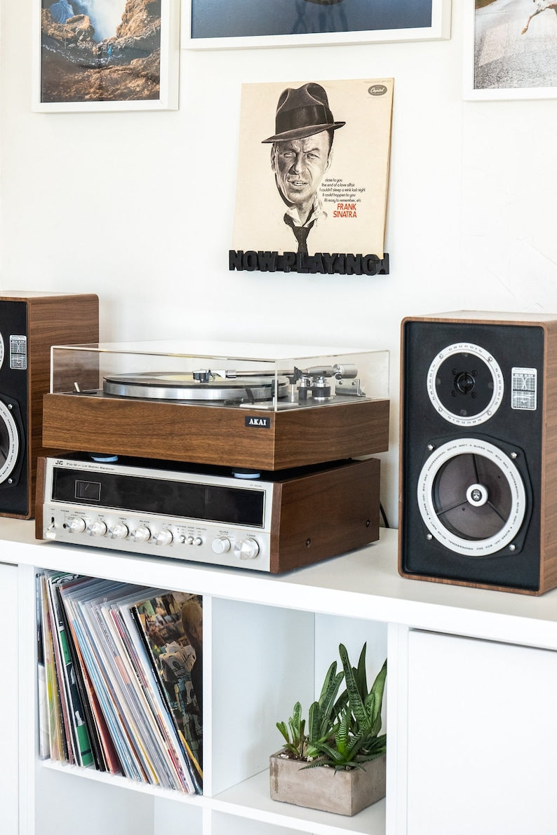 Schallplatten-Aufsteller „Jetzt läuft“
