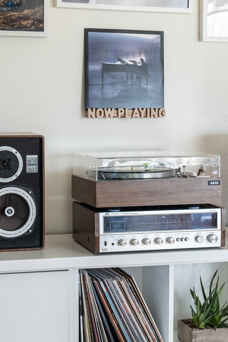 Schallplatten-Aufsteller „Jetzt läuft“