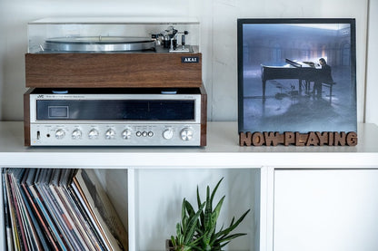 Schallplatten-Aufsteller „Jetzt läuft“